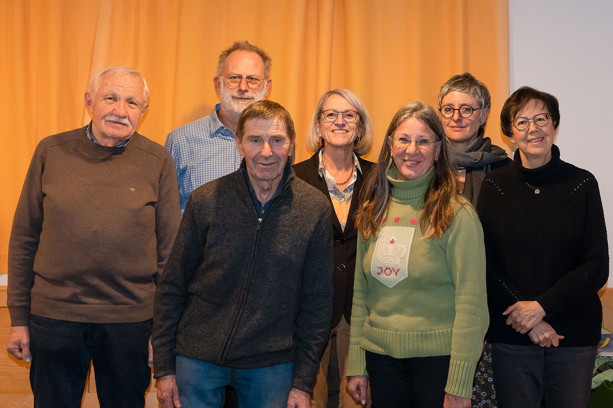 Bild v.l.n.r. Michael Raum, Heinrich Inkoferer, Anton Oberndorfer, Lisa Voit, Helga Schiemann, Gaby Sterr, Maria Spitzer